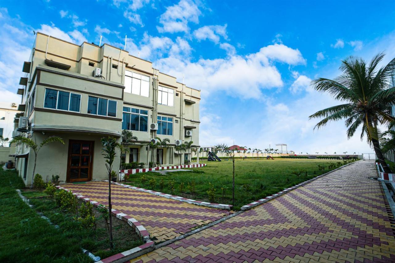 Silver Sand Eco Resort !! Beachfront !! With Biggest Pool And Huge Open Area !! Ideal For Weddings !! Couple Friendly !! Mandarmani Exterior foto